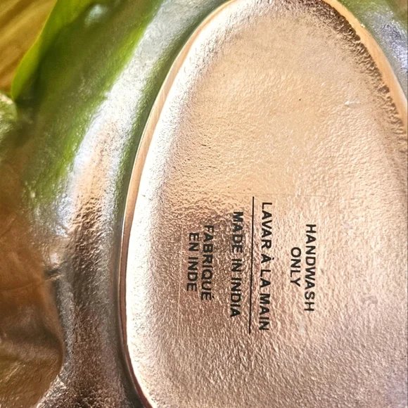 Large Vintage Brass Colored Metal Maple Leaf Bowl/ Tray - Picture 5 of 7